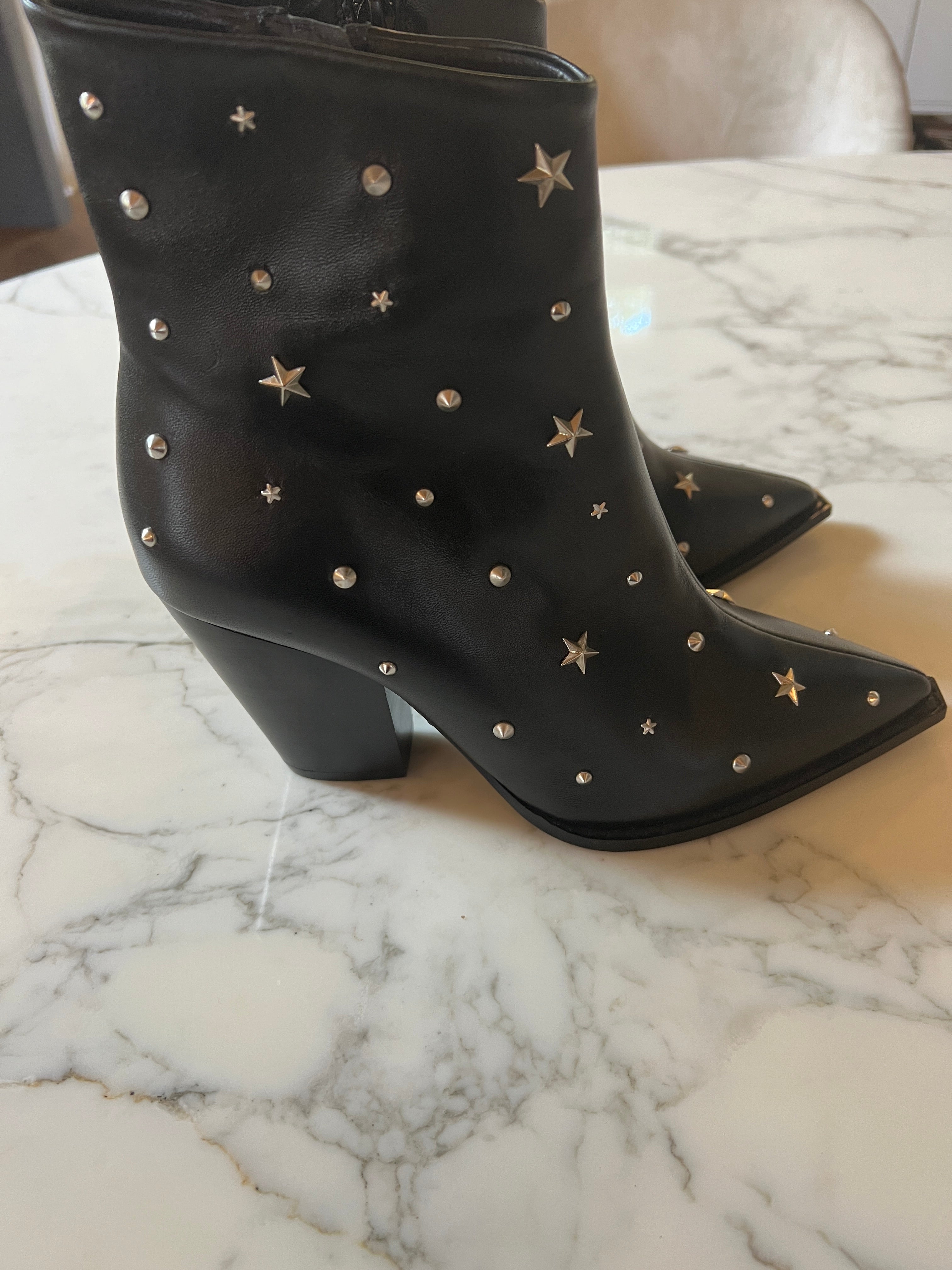 Bottines The Kooples noires à talons cuir à studs