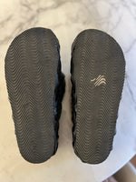 Charger l'image dans la galerie, Malika Menard Sandales compensées Asos tressées en cuir avec entredoigt noires
