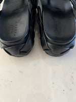 Charger l'image dans la galerie, Malika Menard Sandales compensées Asos tressées en cuir avec entredoigt noires
