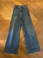 Charger l'image dans la galerie, Zara  - Jean évasé brut
