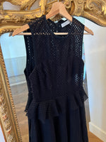 Charger l'image dans la galerie, Sandro - Robe noire ajourée évasée
