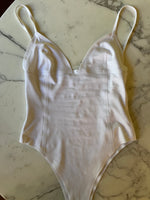 Charger l'image dans la galerie, Jacquemus - Body à bretelles blanc nacré
