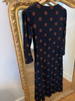 Charger l'image dans la galerie, Nice Things - Robe noire à pois marron
