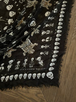 Charger l'image dans la galerie, Echarpe Classic Skull Alexander Mc Queen
