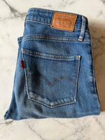 Charger l&#39;image dans la galerie, Jean Levis 721 High Rise Skinny bleu classique
