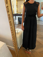 Charger l'image dans la galerie, Robe Sandro noire longue épaules ajourées
