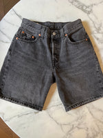 Charger l&#39;image dans la galerie, Short Levis 501 Noir
