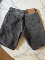 Charger l&#39;image dans la galerie, Short Levis 501 Noir
