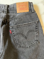 Charger l&#39;image dans la galerie, Short Levis 501 Noir
