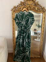 Charger l&#39;image dans la galerie, Robe de plage Idano verte et motifs blancs
