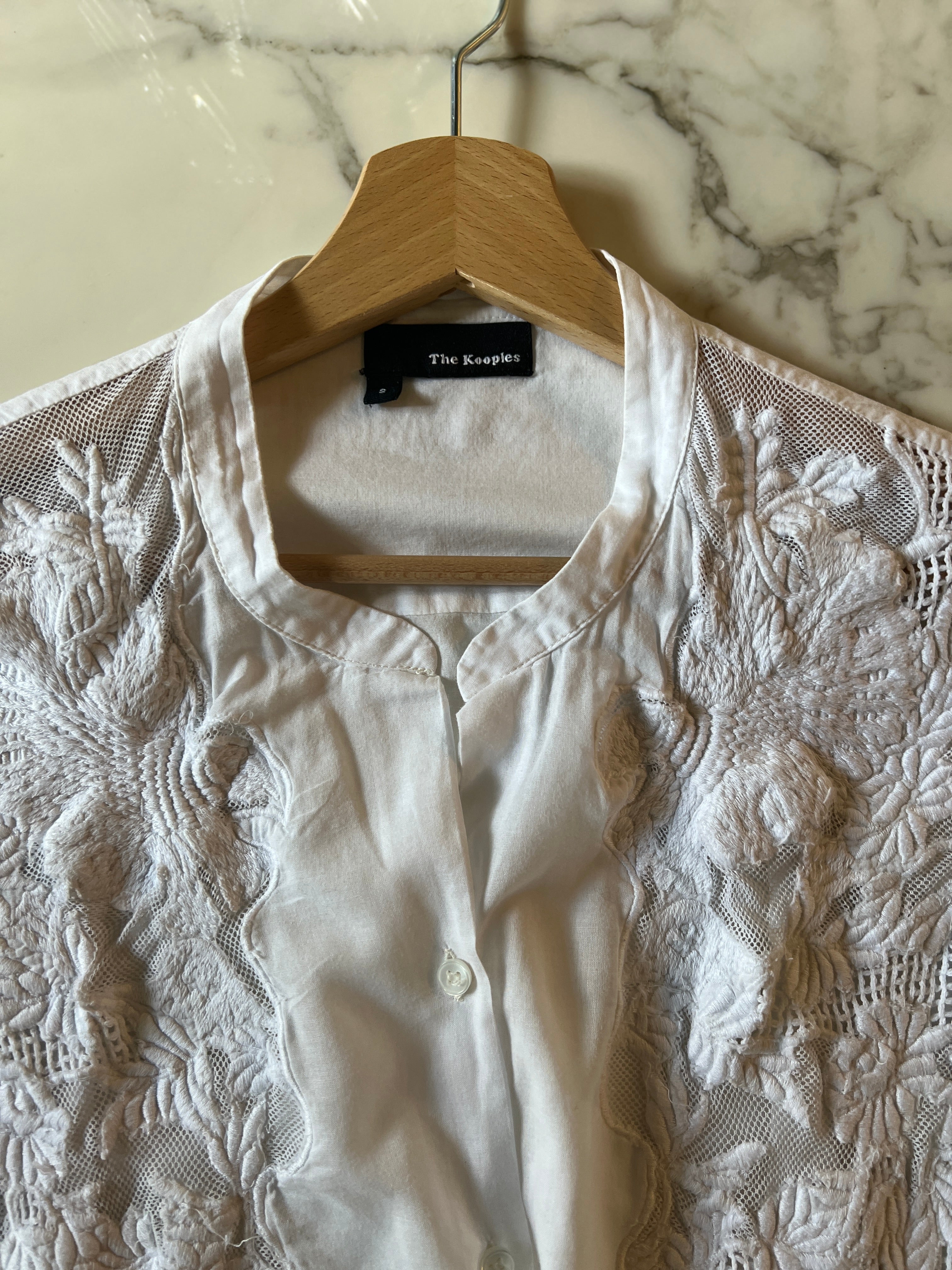 Anne Charlotte Chemise The Kooples blanche brodée