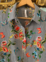 Charger l&#39;image dans la galerie, Chemise Imperial fluide rayée avec fleurs
