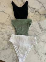 Charger l&#39;image dans la galerie, Malika Menard Lot de trois bas maillots blanc noir et vert
