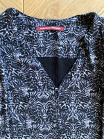 Charger l&#39;image dans la galerie, Robe à motifs Comptoir des Cotonniers grise et noire
