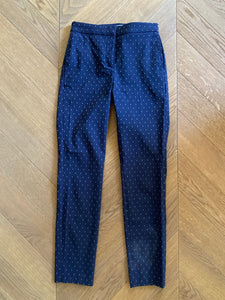 Charlotte Pirroni Pantalon bleu marine Zara à petits motifs