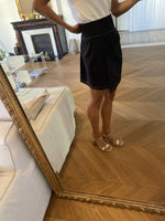 Charger l&#39;image dans la galerie, Jupe Zara courte noire couture blanche

