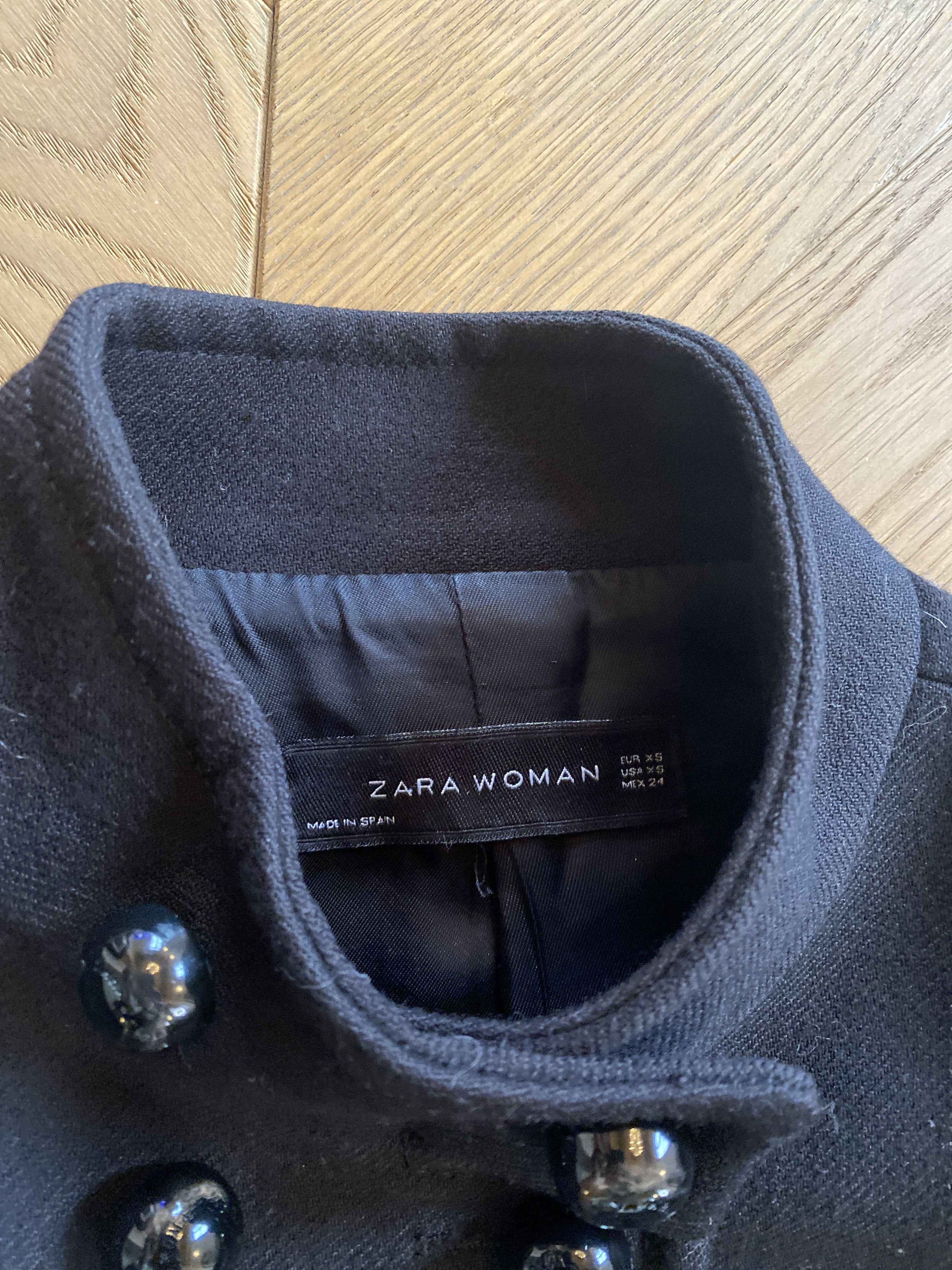 Mateau noir Zara avec épaulettes