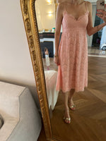 Charger l&#39;image dans la galerie, Robe Claudie Pierlot en dentelle rose
