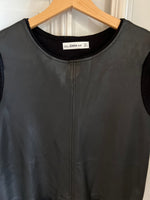 Charger l&#39;image dans la galerie, Robe Zara noire simili cuir
