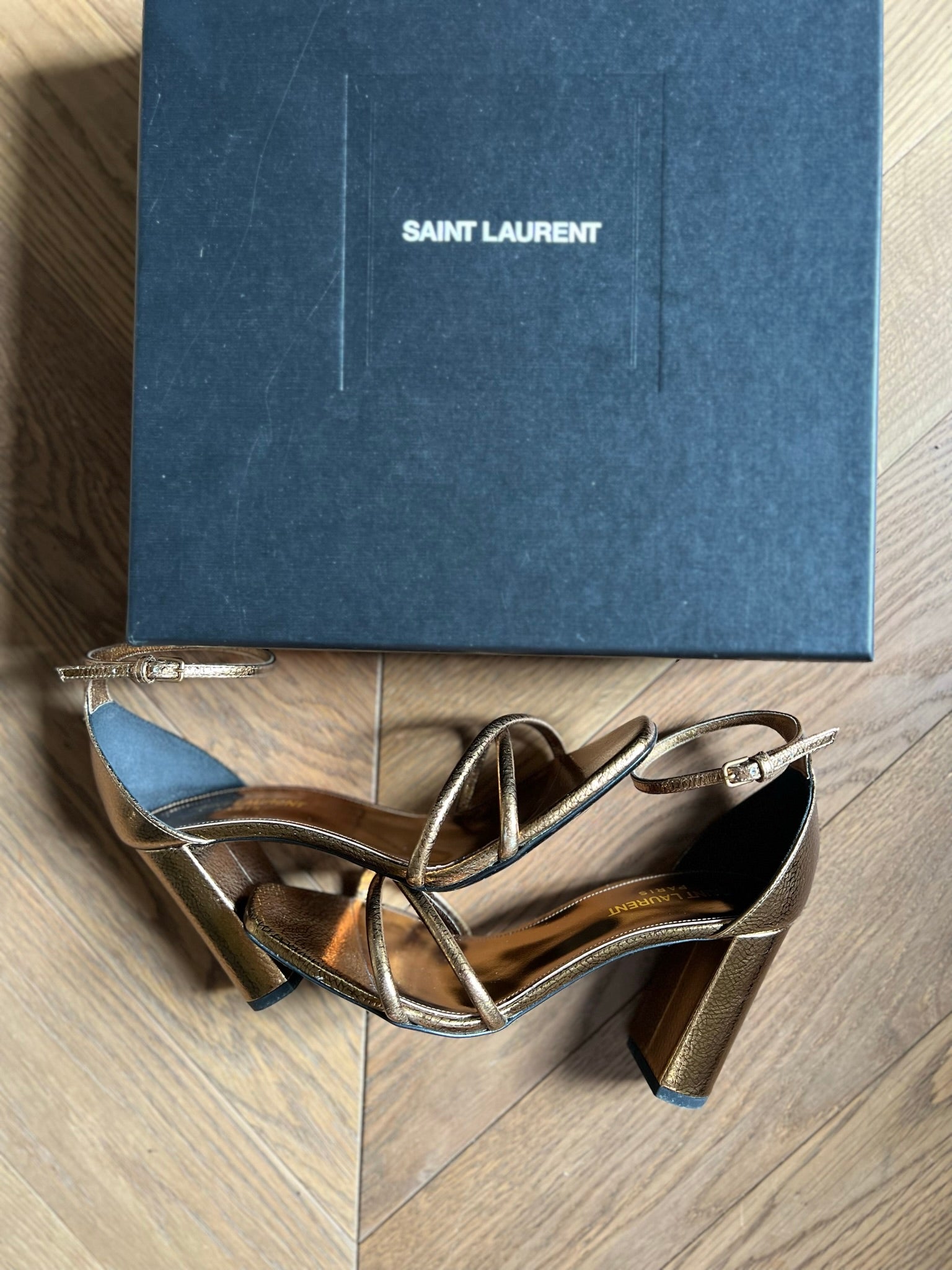 Sandales Saint Laurent dorées