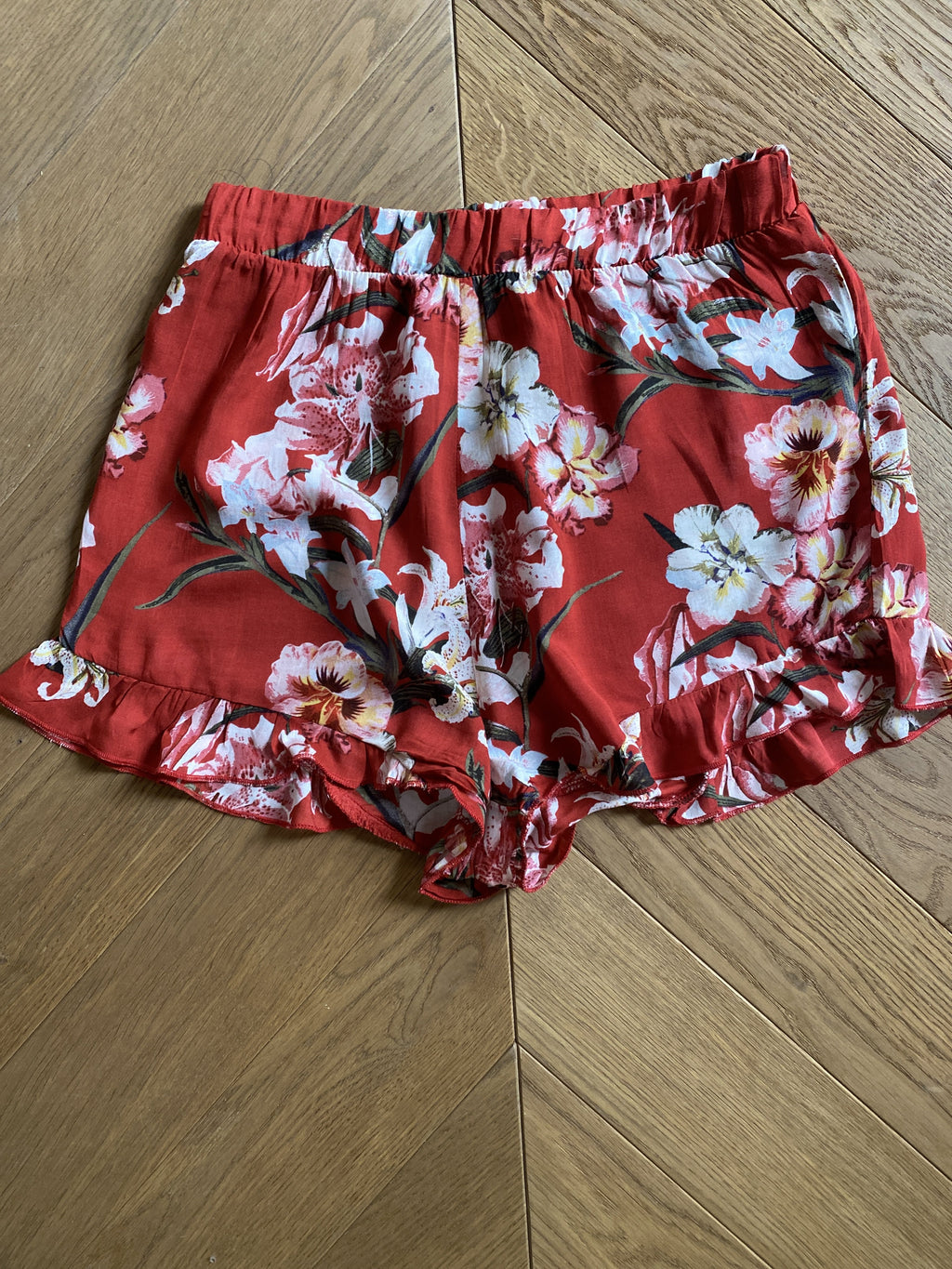 Short PullBear à fleurs rouges